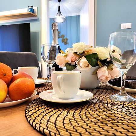 Miodowy Dom Exspanse Apartament 2 Lub 3 Pokoje Z Tarasem I Parkingiem Kołobrzeg Extérieur photo