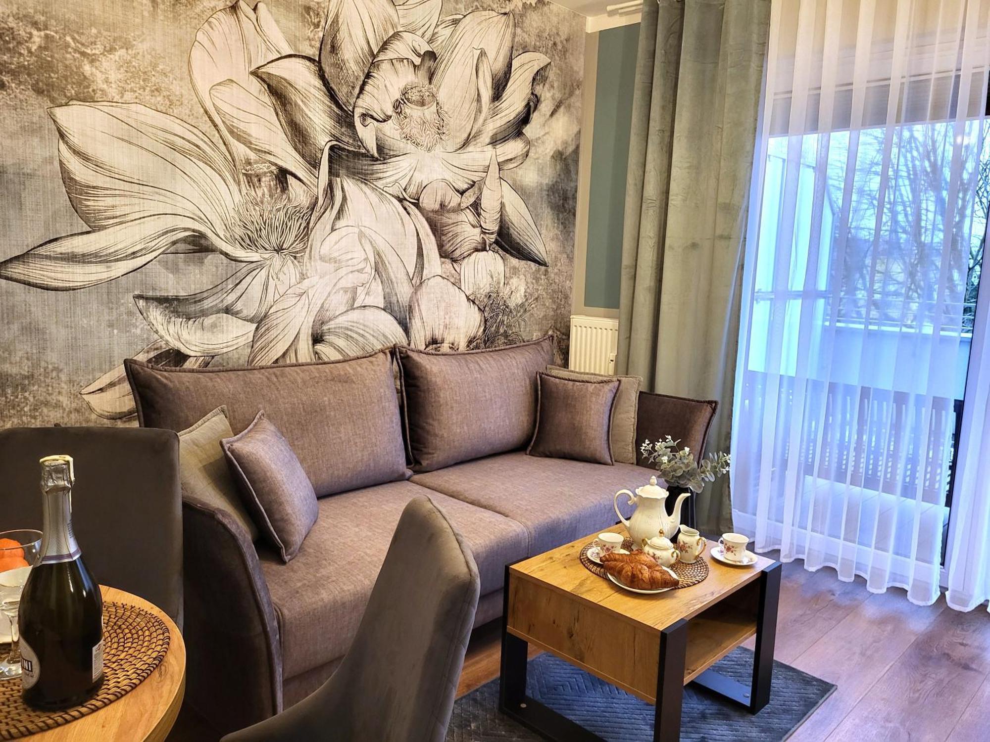 Miodowy Dom Exspanse Apartament 2 Lub 3 Pokoje Z Tarasem I Parkingiem Kołobrzeg Extérieur photo
