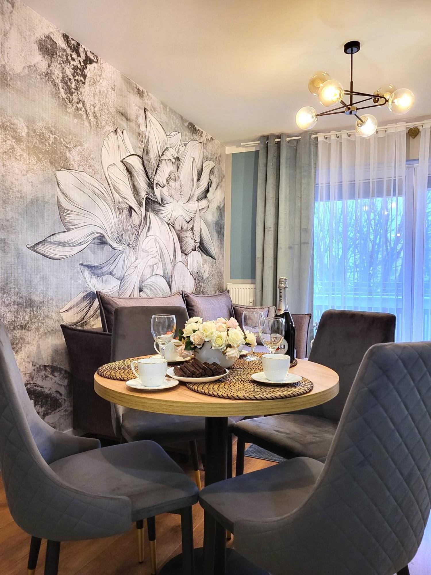 Miodowy Dom Exspanse Apartament 2 Lub 3 Pokoje Z Tarasem I Parkingiem Kołobrzeg Extérieur photo
