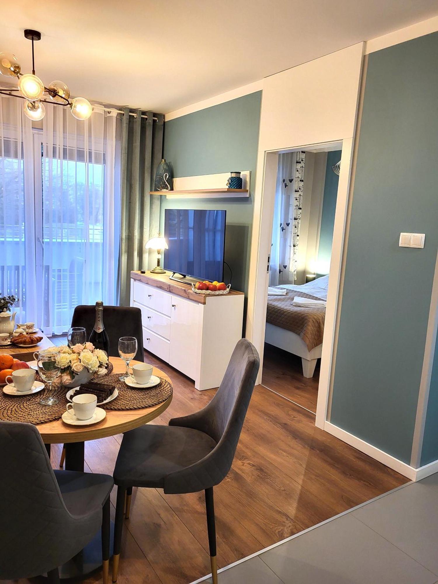 Miodowy Dom Exspanse Apartament 2 Lub 3 Pokoje Z Tarasem I Parkingiem Kołobrzeg Extérieur photo