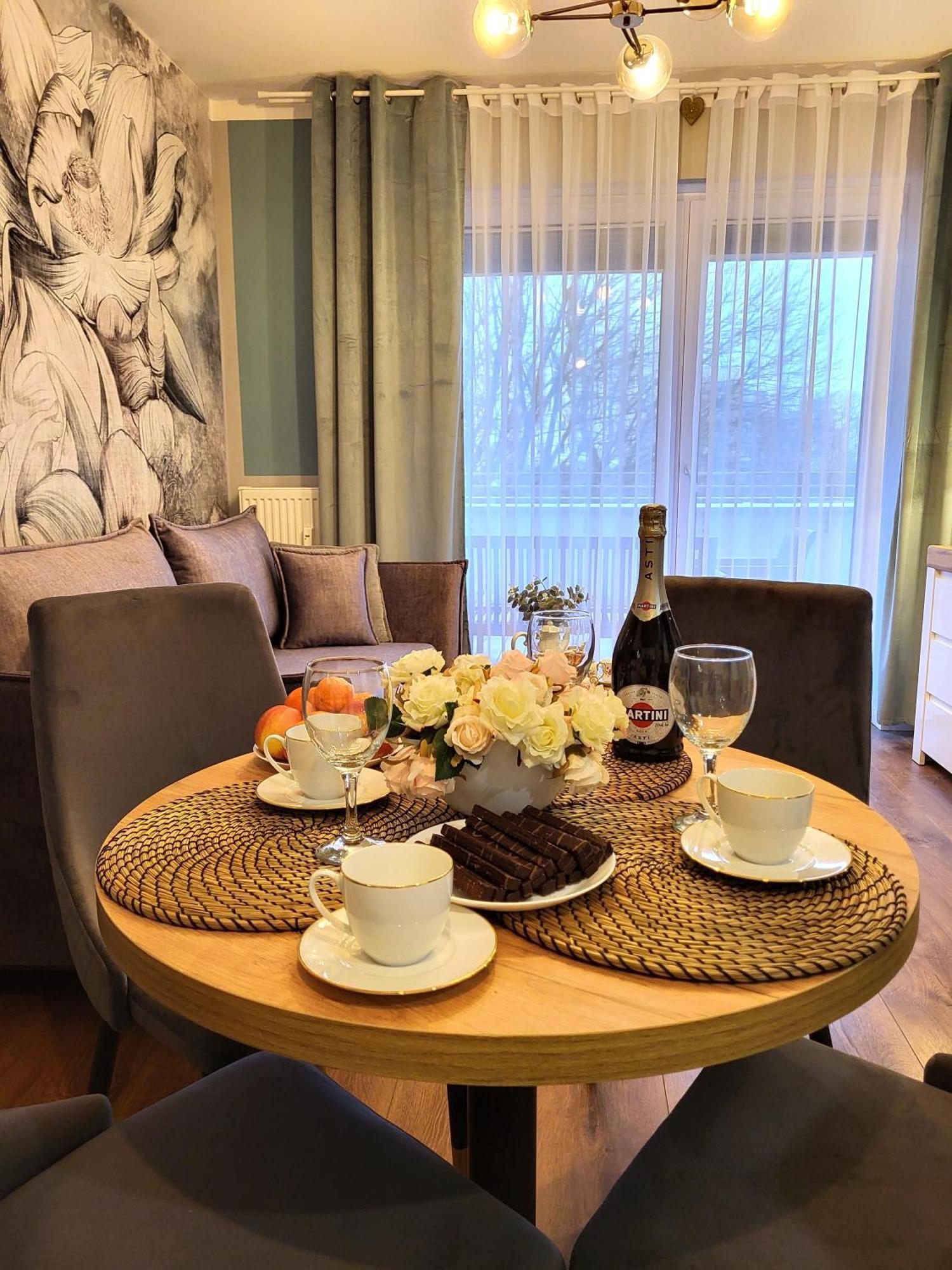 Miodowy Dom Exspanse Apartament 2 Lub 3 Pokoje Z Tarasem I Parkingiem Kołobrzeg Extérieur photo